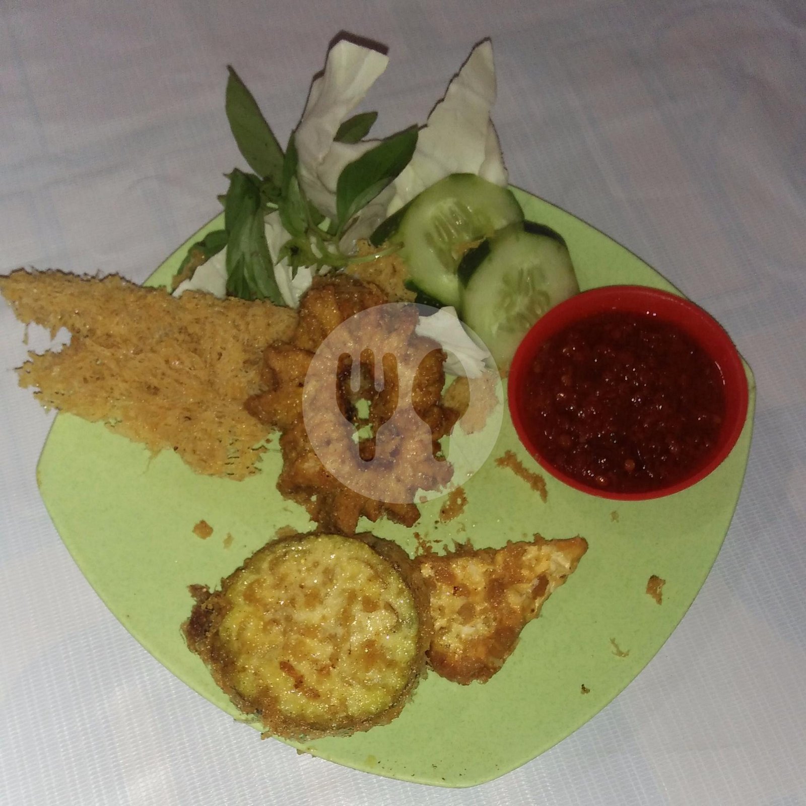 Telor Ikan Goreng Kremes menu Wr. Ayam Kremes Special 1, Taman Pancing