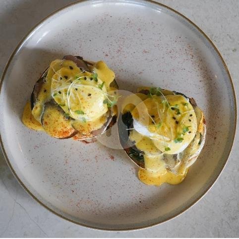 Benedict With English Muffin menu Amino, Gluten Free & Healthy Food Resto, Ungasan