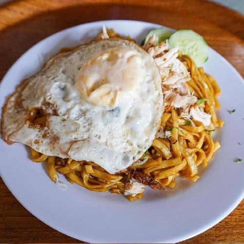 Mie Goreng Ayam (Fried Noodle)+ Telor menu Bakso Mie Ayam Soto Nasi Goreng Fresh Juice Cadas, Taman Griya