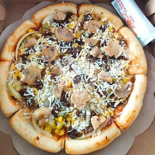 Chicken Mushroom Cheddar Pizza Size 24-25 (Large) menu Hanaya Pizza, Selatan Pagutan