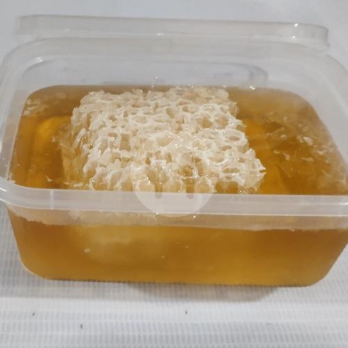 Honeycomb Honey. Madu Sarang menu Warung Turki Ince Belli Ungasan, Kuta Selatan