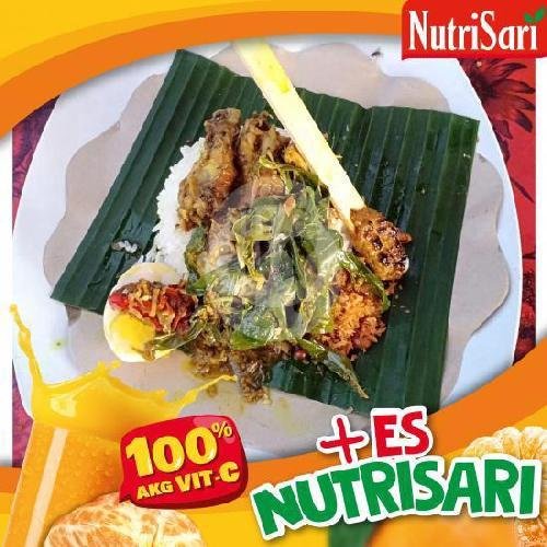 Nasi Ayam Betutu+ Es Nutrisari menu Warung Wenten Babi Guling, Batubulan