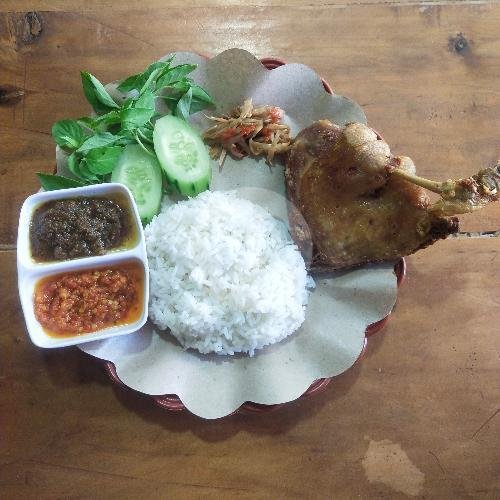 Paket Bebek XL menu Bebek Goreng Amanah Madura, Jl Gunung Rinjani Pertigaan