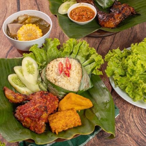 Nasi Bakar Komplit 2 menu 8Spices Nasi Bakar & Ayam Penyet, Denpasar