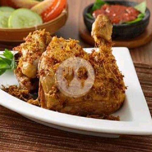 2 Ayam Goreng, Tahu, Sambal Tomat menu Nasi Goreng Ken Arok, Canggu Raya