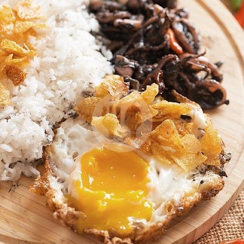 Nasi Telor Cumi Hitam menu Kutha Solo Spesial Bubur Ayam, Penyetan Dan Cumi Hitam, Mekar