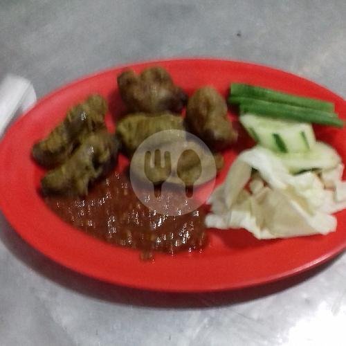 Lalapan Ampla Ayam Goreng menu Lalapan Podo Moro Oi, Selaparang