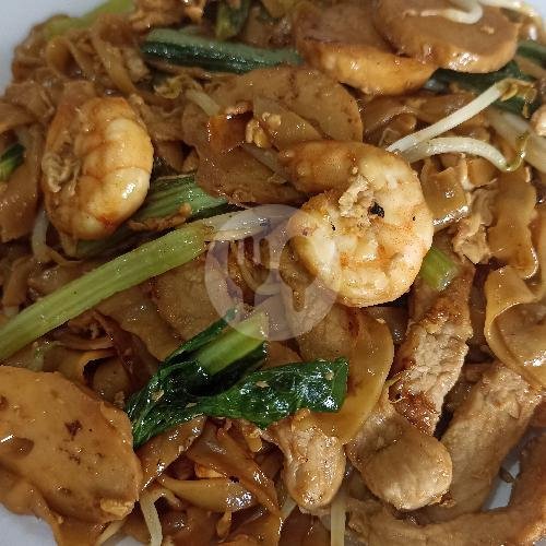 Mie Lebar Goreng (Babi/Seafood/Babi) menu Depot Lily, Sesetan Raya