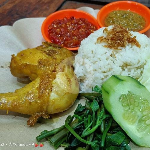 Nasi+Ayam Goreng menu Nasi Bebek 