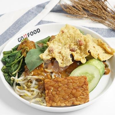 Nasi Pecel + Sate Usus menu Nasi Pecel Pincuk Sambal Tumpang Marem Nganjuk, Teuku Umar