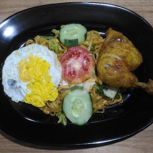 Mie Goreng Spesial (sepecial Fried Noodles) menu Warung Ramadhan, Raya Semat