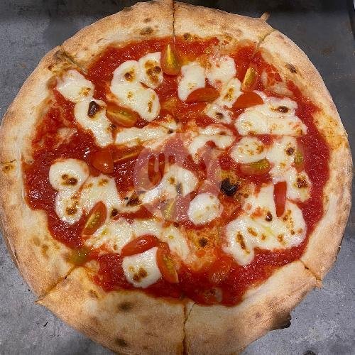Pizza Cherry Tomato menu Pizza Hub - Italian Pizza, Seminyak