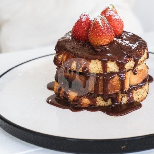 French toast chocolate and strawberries menu Nude Canggu, Pantai Berawa