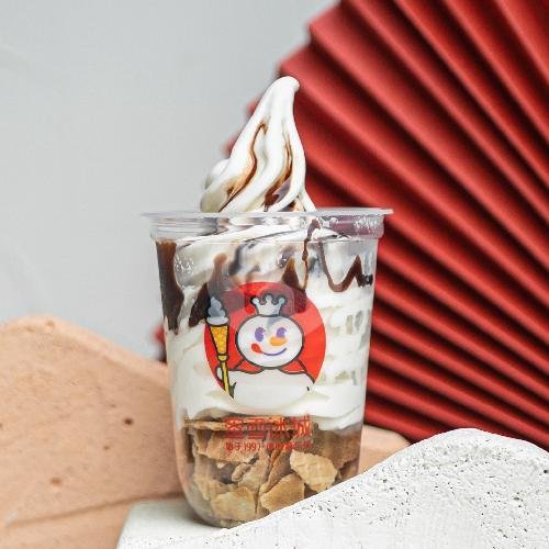 Chocolate Sundae menu Mixue Sriwijaya, Mataram