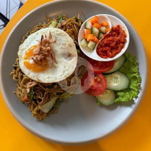 Chicken Fried Noodles menu Nomalish Smoothie Bowl, Kerobokan