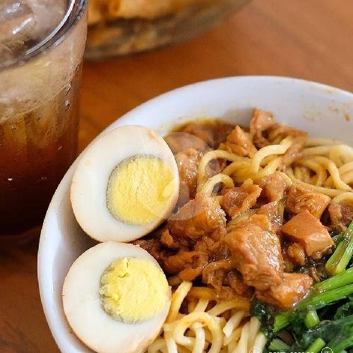 Mie Ayam Telur + Cekerr menu Mie Ayam Solo Pak Pandu, Bung Tomo