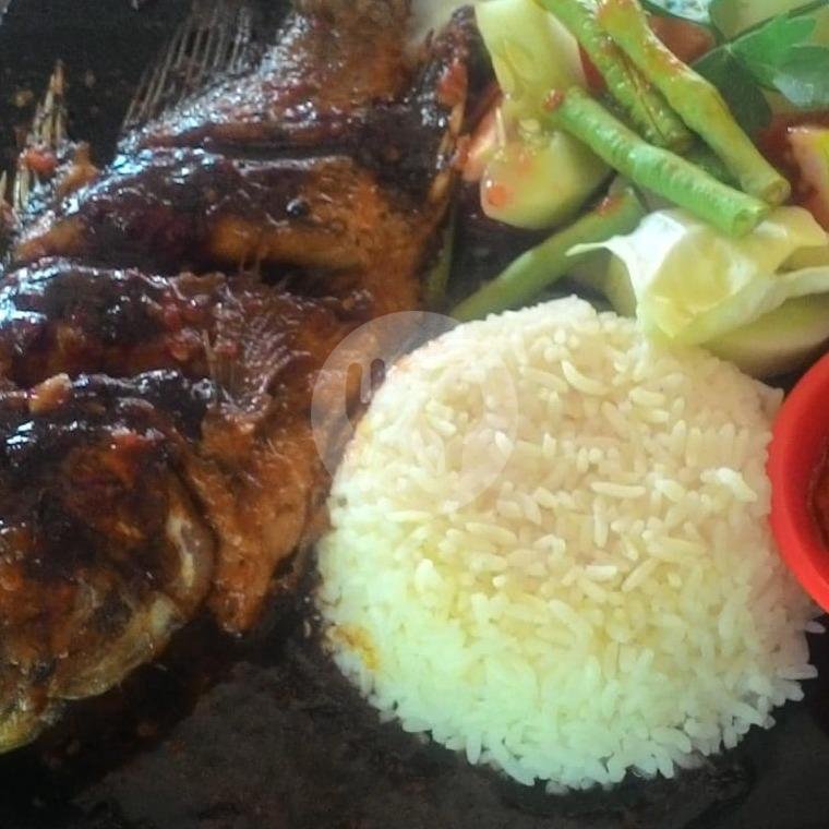Ikan Bumbu Kecap menu Lalapan Makrul, Senggigi