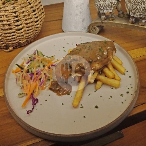 Chicken Steak menu Rumpis Kitchen, Dewi Madri