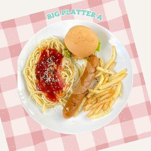 Big Platter A (Spaghetti Bolognese, Kentang, Mini Burger, Sosis Bakar) menu Dapoer Raditya, Mengwi