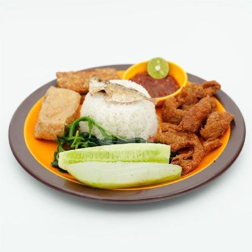 Nasi Tempong Kulit Ayam menu Tempong Lalah, Tuban