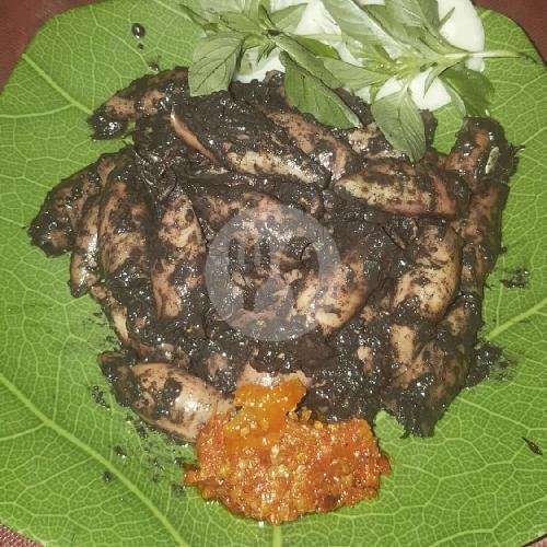 Cumi Hitam Racun Ukuran Besar menu Cumi Hitam Racun Dewi Sri, Jalan Raya Dewi Sri