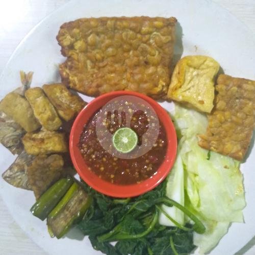 Tahu Tempe Tanpa Nasi menu Nasi Tempong Bu Bella, Jl Glogor Carik No 184