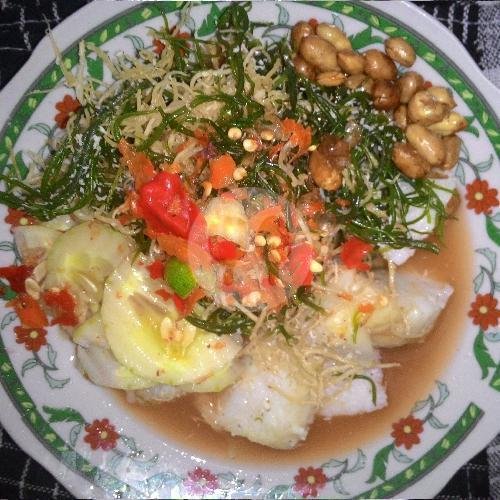 Tipat Bulung menu Warung Rujak Gus Arta, Denpasar