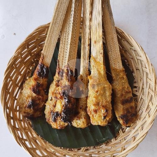 Sate Lilit menu Warung Babi Genyol Arta Nadi, Semer