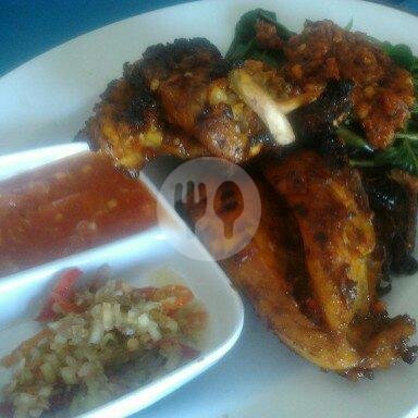 Ayam Betutu menu Warung 789, Mengwi