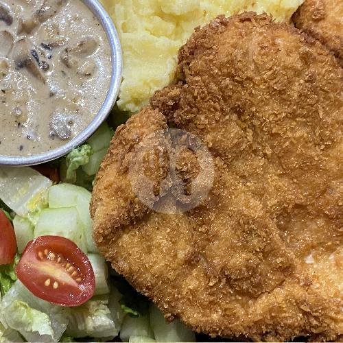 Chicken Schnitzel With Mashed Potato or Fries menu Warung Flamingo, Sanur