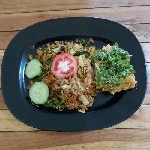 Nasi Goreng Ayam Geprek Sambal Ijo menu Warung Ramadhan, Raya Semat