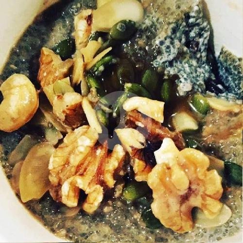 Chia Porridge menu Oma Jamu, Canggu