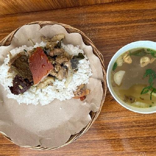 Nasi Babi Guling Biasa( kulit 1 ) menu Babi Guling Bu Agus, Tabanan