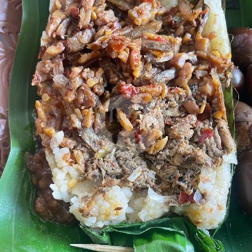 Nasi bakar tongkol menu Nasi Krawu Daging, Sekarbela