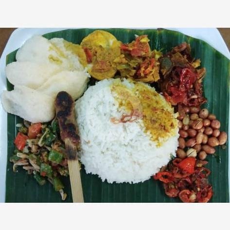 Nasi Campur Ayam Betutu menu Ayam Betutu Ibu Nia, Merdeka