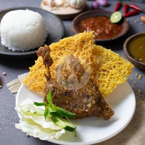 Nasi  Bebek Kremes  Sambal Korek + Minum menu Ayam Kremes Cak Iwan, Renon