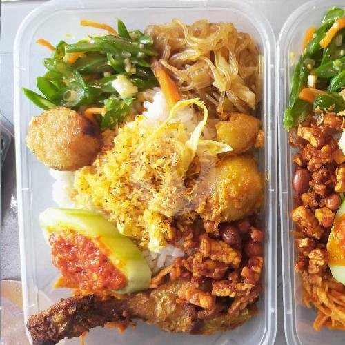 Nasi Lemak + Ayam Goreng menu Medan 88 II, Sidakarya