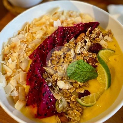 Tropical Mango Smoothie Bowl menu Level Up, Seminyak