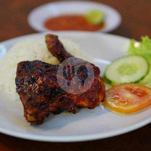 Ayam bakar menu Warung Dedalu