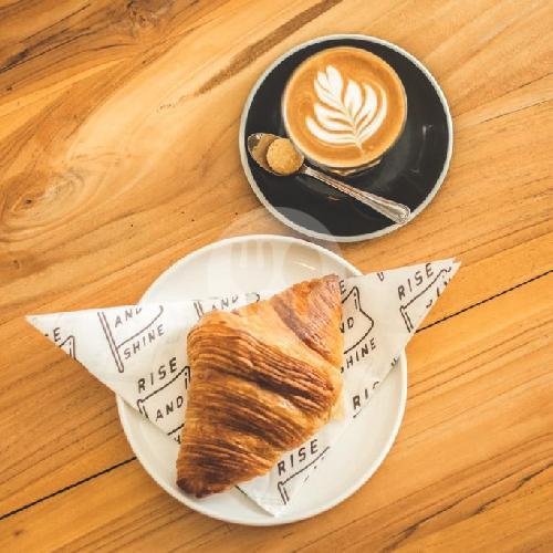 Rise and Shine Cafe Review: A Hidden Gem for Breakfast in Canggu, Bali