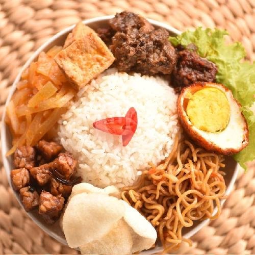 Rendang Roll Bali Jimbaran: A Hidden Gem for Authentic Indonesian Cuisine