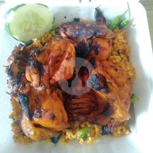 1 Nasi goreng + 2 Ayam bakar. menu Nasi Goreng Seafood & Ayam Bakar Ibu Yani