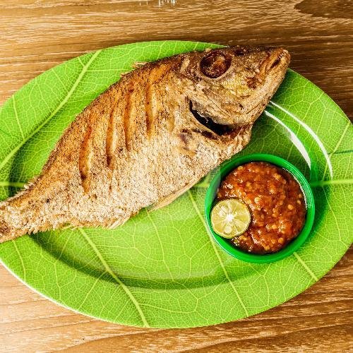 Ikan Goreng menu Depot Bu Noor, Sanur, Denpasar Selatan