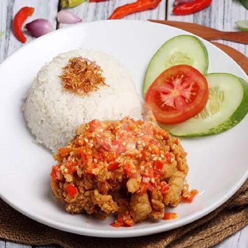Nasi Ayam Geprek Jumbo menu Oemah Geprek, Kekalik