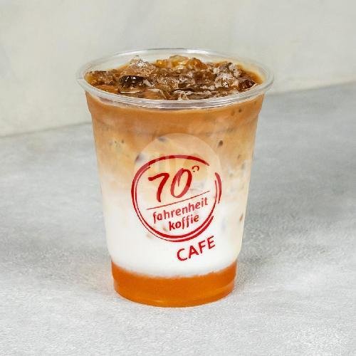 Iced Vanilla Latte menu 70 Fahrenheit Koffie, Jimbaran
