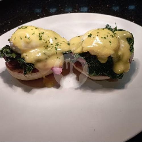 Eggs Benedict menu GOURMET GARAGE