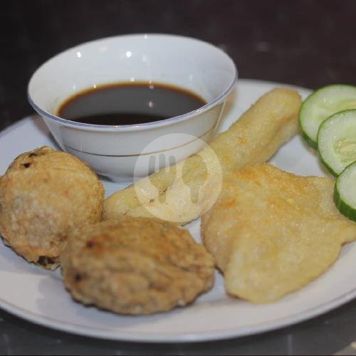 Pempek Campur menu Pempek Palembang Uncle Yayan, Kuta