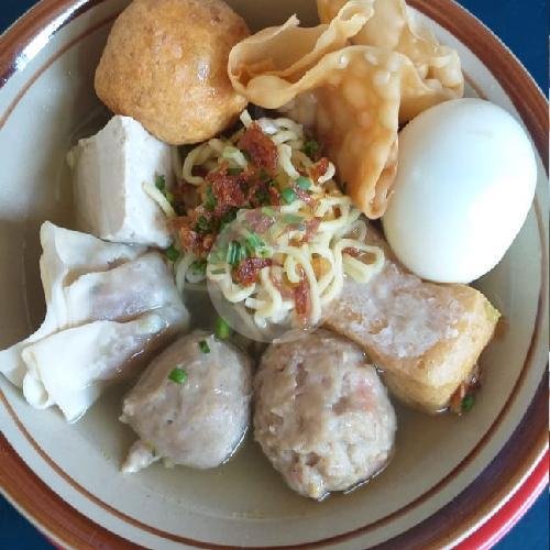 Bakso Sapi Komplit Pake Telur menu Warung Bakso Malang Cak Sis, Pandu