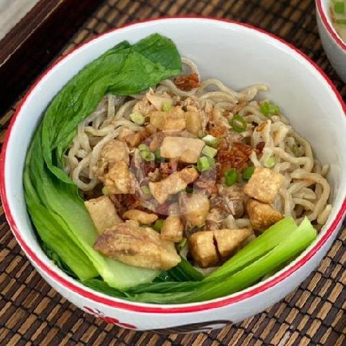 Bakmie Karet Campur Ayam dan Babi Cincang ( Chicken and Minced Pork Noodle) menu Bakmie Adamie, Dewi Sri