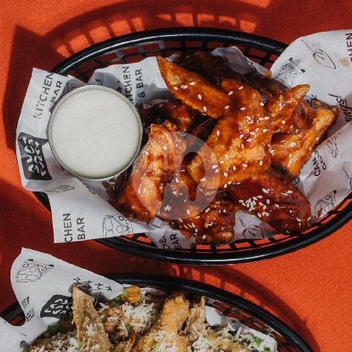 12 Chicken Wings menu Wings, Canggu